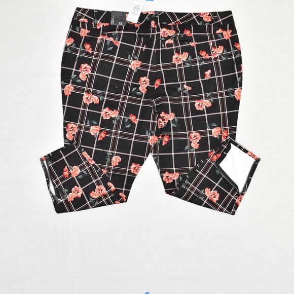 NEW Torrid Women's Skinny Pants Floral Zip Rayon Black Plus Size 22 Ankle Zip - Picture 2 of 8